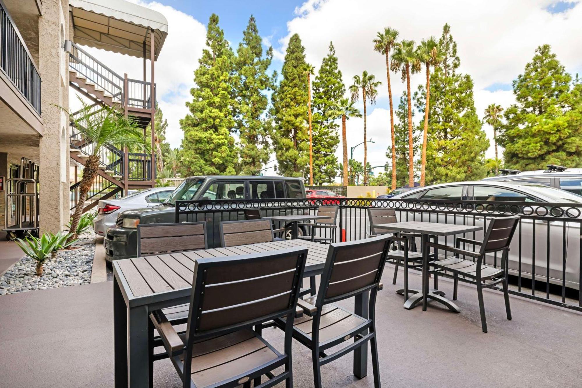 Best Western Courtesy Inn Hotel - Anaheim Resort At The Park Esterno foto