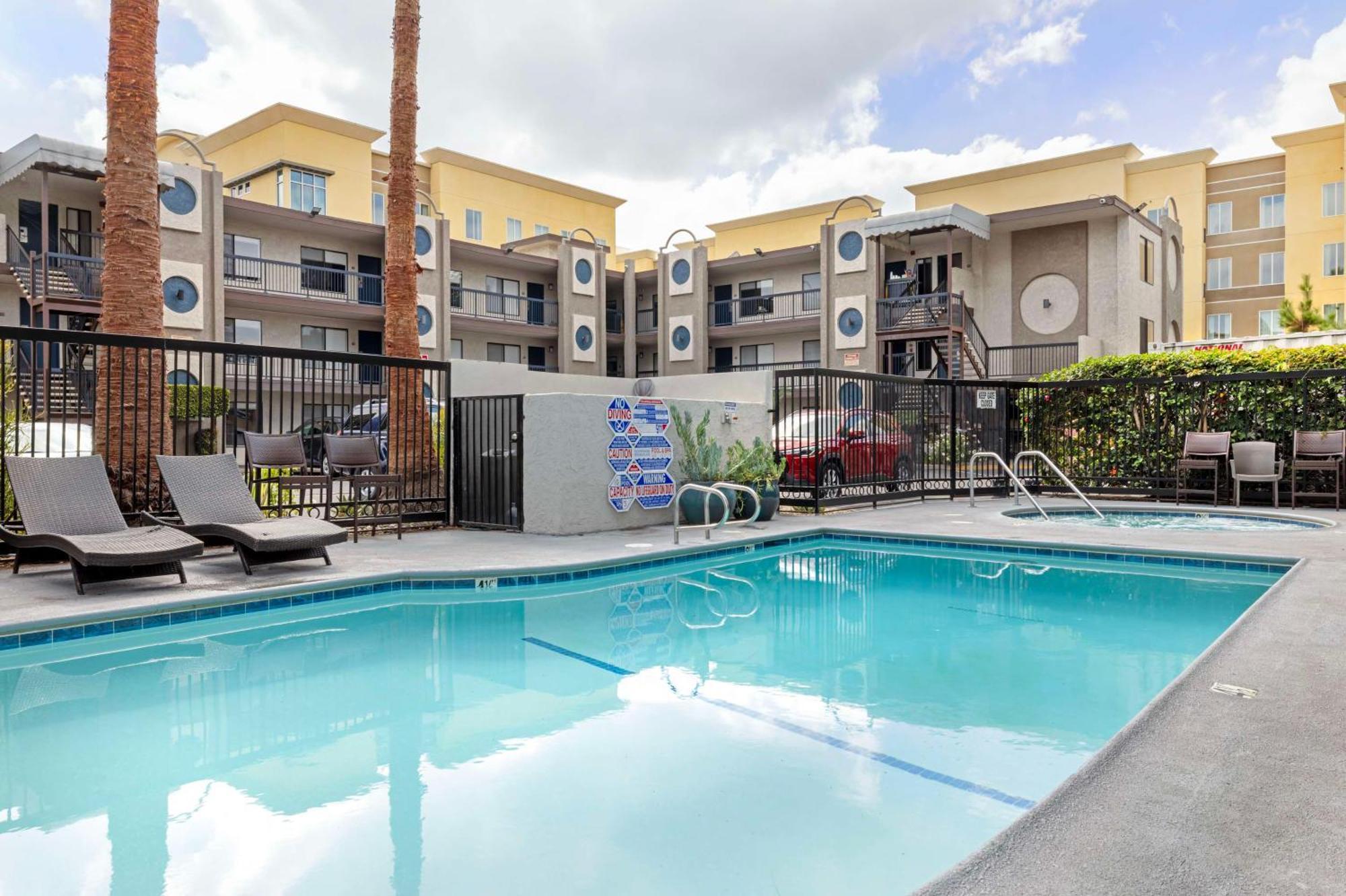 Best Western Courtesy Inn Hotel - Anaheim Resort At The Park Esterno foto
