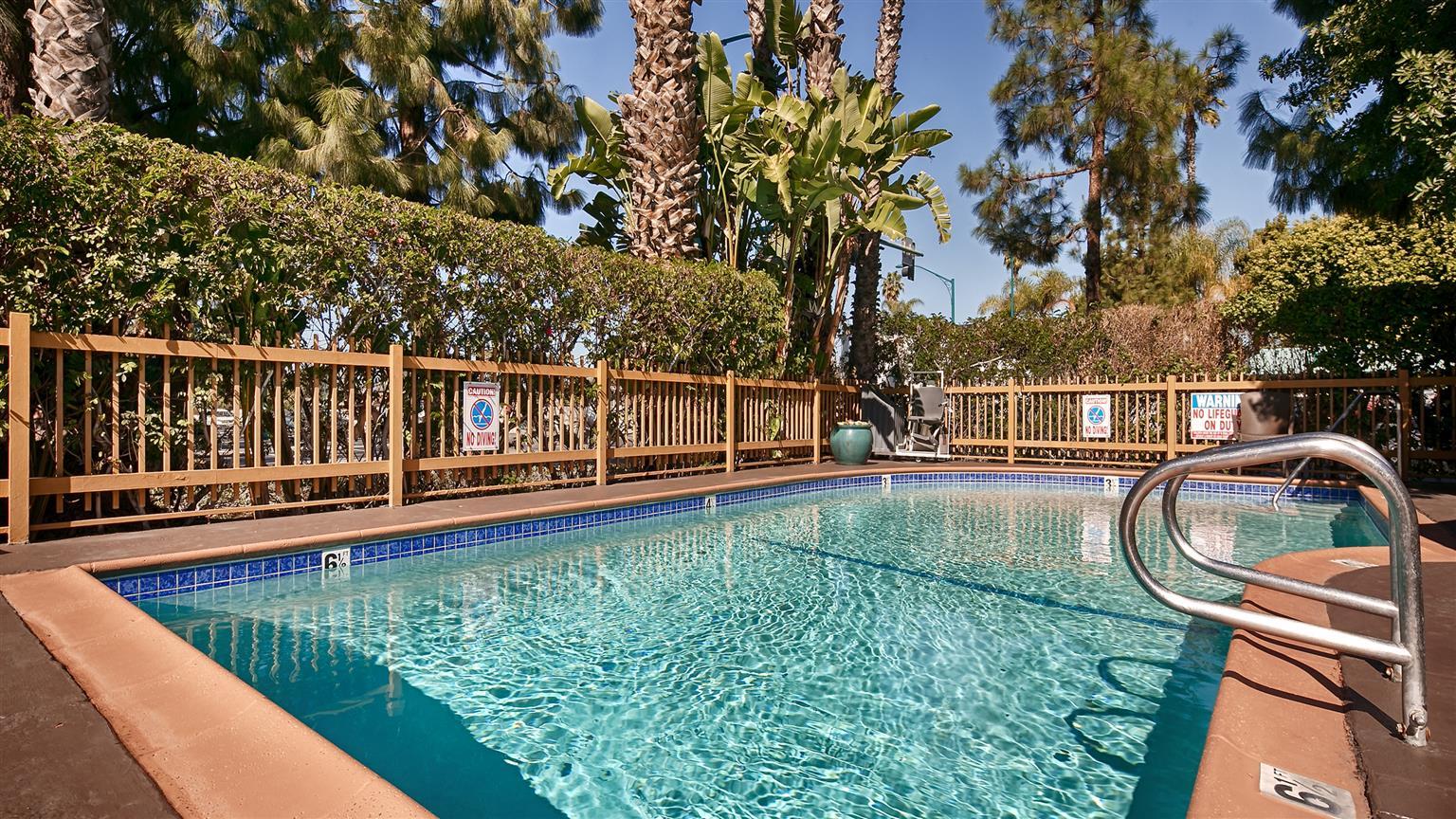 Best Western Courtesy Inn Hotel - Anaheim Resort At The Park Esterno foto