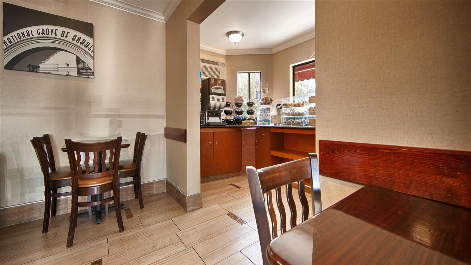 Best Western Courtesy Inn Hotel - Anaheim Resort At The Park Esterno foto